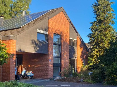 BESTE WOHNLAGE - ENERGIESPARSAMES EINFAMILIENHAUS  MIT VOLLKELLER, WÄRMEPUMPE, PV-ANLAGE UND GARAGE