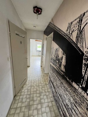 RESERVIERT 2,5-Zimmer-Whg. mit Wintergarten, leerstehend & renovierungsbedürftig - Lu.-Mitte
