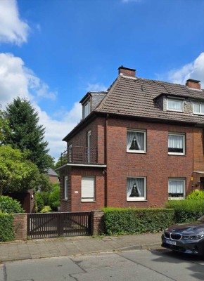 Charaktervolles Zuhause mit großem Potenzial und liebevollem Garten