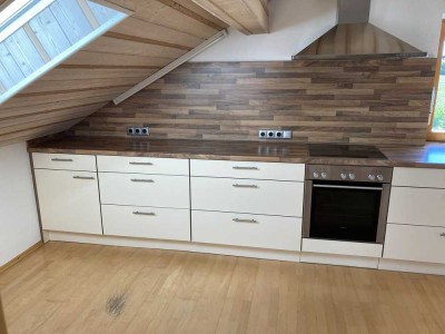 Charmante-Gemütliche Dachgeschosswohnung in ruhiger Lage, mit toller Aussicht in Bodenkirchen/Aich