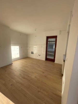 Schöne und vollständig renovierte 4-Zimmer-Terrassenwohnung mit Balkon in Brilon-Hoppecke