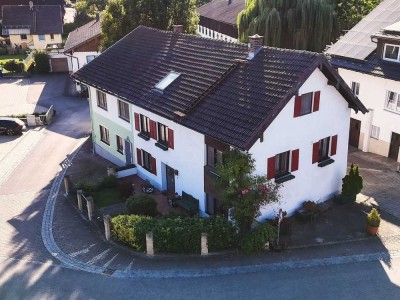 Provisionsfrei: Großes Haus im Ortskern von Oberflossing!