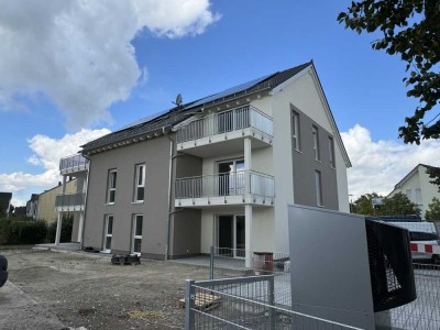 Neubau - Dachgeschosswohnung mit Wärmepumpe in ruhiger Lage