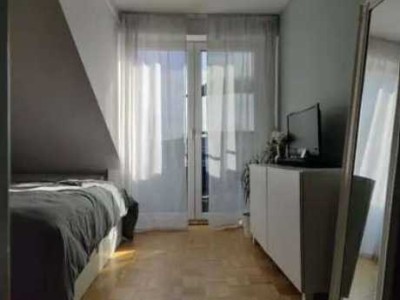 Helle 2,5 Zimmer Wohnung über den Dächern Krefelds mit Balkon & Stellplatz