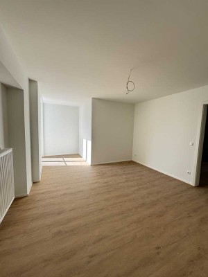 ERSTBEZUG: Hochwertige 3-Zimmer-Terrassenwohnung mit EBK