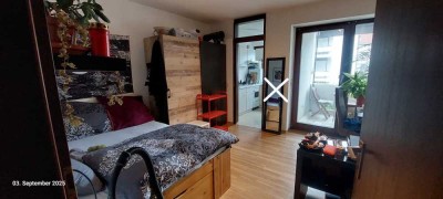 Teilmöbelierte 1-Zimmer-Wohnung mit Balkon und Einbauküche in Würzburg