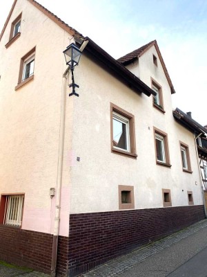 Provisionsfrei!! Großes Haus mit viel Potenzial – im Dörnröschen der Pfalz