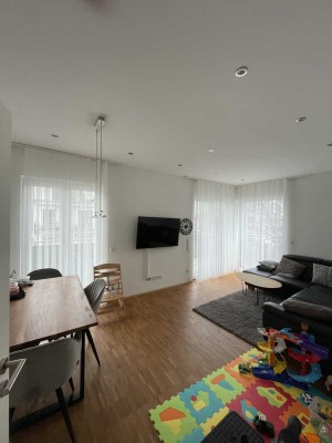 Stilvolle, neuwertige 3-Zimmer-Wohnung mit Balkon und EBK in Gießen