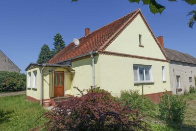 Bauernhaus in der grünen Altmark
