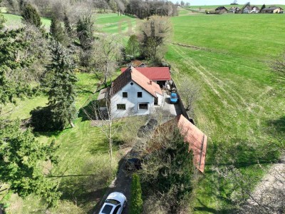 Leben inmitten der Natur – Idyllisches Anwesen mit großem Grundstück und weiterem Bauplatz
