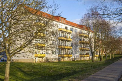 4 Zimmer mit Balkon und Wannenbad