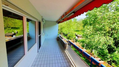 Tolle 4 Zi.-ETW mit Balkon, Aufzug & 1 TG-Platz