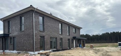 Erstbezug! 2 Hochwertige Doppelhaushälften mit Garten , Garage & Wallbox zu vermieten - Ruhige Lage