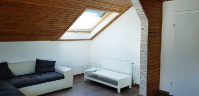Vollständig renovierte 3-Zimmer-DG Wohnung mit EBK in Wiernsheim