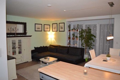 Lichtdurchflutete, neuwert. 4,5 Zi-Maisonette-Wohnung mit gehobener Innenausstattung, EBK, STP