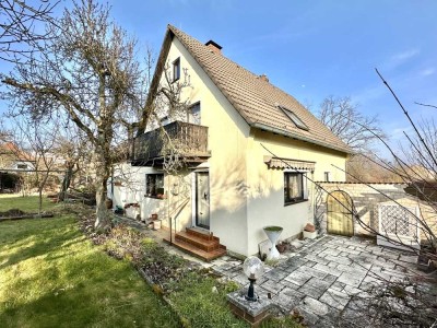 Großzügiges Einfamilienhaus mit Garten und Garage am Fuß des Roten Hügels, Bayreuth! Sofort frei!