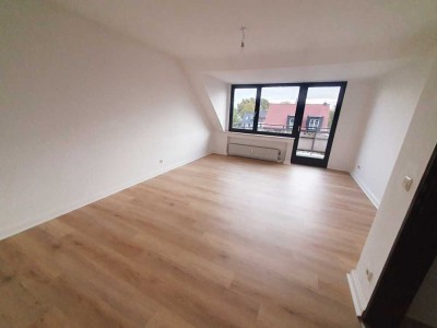 Badezimmer komplett neu - Moderne 2-Zimmer Dachgeschosswohnung in Krefeld-Hüls