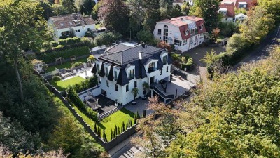 Villa mit Waldrandlage und Wellness Außenbereich - Königstein im Taunus