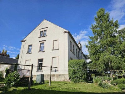 Großzügige 5 Zimmer mit Laminat und Wannenbad mit Fenster in guter Lage!