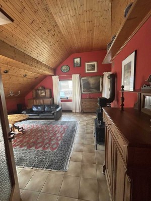 Möblierte 4-Zimmer Dachgeschosswohnung in Wachtberg