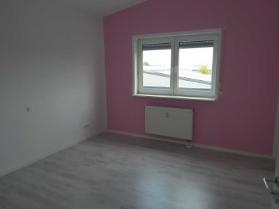 Helle 2-Zimmer Penthouse-Wohnung mit Balkon in Rodgau