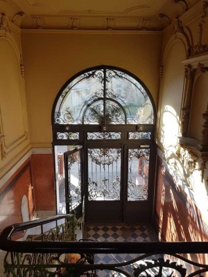 Großzügig und ruhig