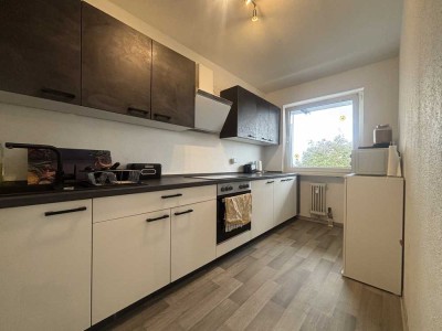 Wunderschön renovierte 3 Zimmer Wohnung mit großem Balkon