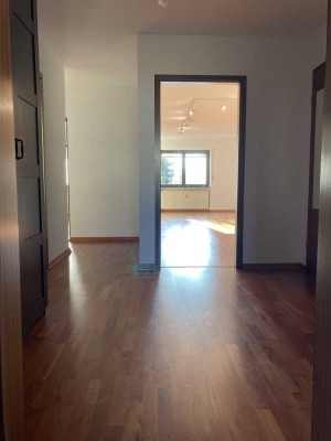 Exklusive, gepflegte 3-Zimmer-Wohnung mit Balkon und EBK in Weinheim