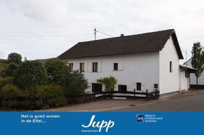 Kuscheliges Eifeler Bauernhaus mit Nebengebäude, Garten, Scheune und Garagen, Duppach (3)