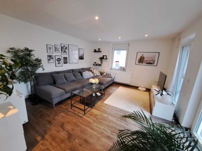 Exklusive 2,5-Zi.-Maisonettewohnung * Balkon * EBK * hochw. Badezimmer * PKW-Stpl.!