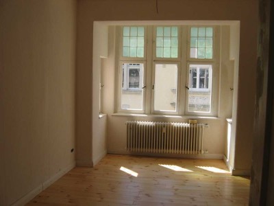 Schöne, große Altbauwohnung, 4 Zimmmer, 2 Bäder, Küche