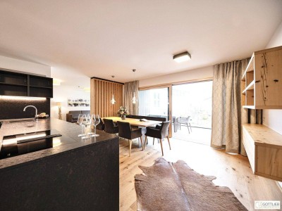 Bestlage Pinzgau mit ca. 5% Rendite! Sonniges 5-Zimmer-Penthouse mit Loggia sowie beheiztem Aussenpool