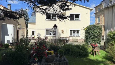 ++ bezugsfertiges Ein-/ Zweifamilienhaus mit großem Garten und Garage ++