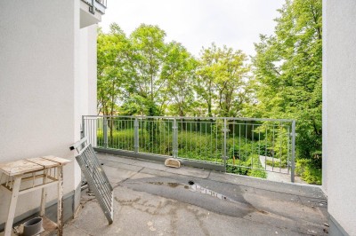 ++die PERFEKTE Wohnung++ Sanierungsbedürftige 4-Zimmer Altbauwohnung mit Terrasse in fantastischer Lage!