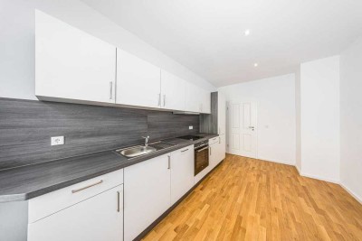 Reudnitz: 2 Zimmer I Wohnküche mit neuer Einbauküche I modernes Bad mit Wanne