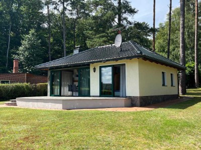 Erholungsgrundstück mit massivem Wochenendhaus und Steganlage am Zootzensee, Nähe Rheinsberg