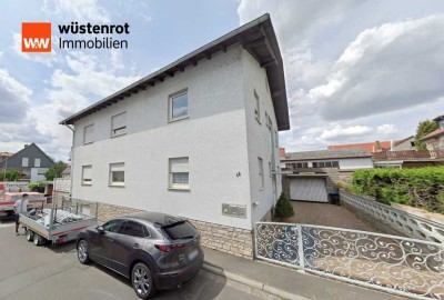 Freistehendes Zweifamilienhaus mit großem Gartengrundstück und vielen Extras