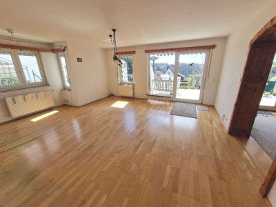 Gemütliche und sonnige 4,5-Zimmer-Wohnung in Aussichtslage