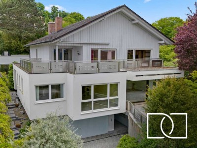 Panoramablick! Hochwertige Bauweise in Highlightlage – einzigartige Villa mit Studio