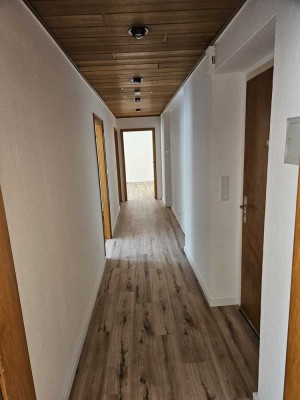 Erstbezug nach Renovierung, Altbauwohnung in Düsseldorf