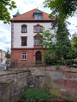 chice 2 ZKB Wohnung im Dachgeschoss einer Altstadtvilla