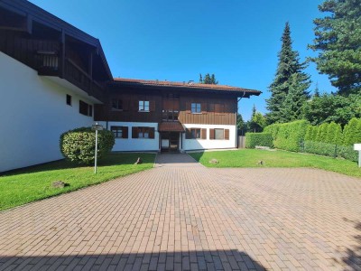 Schöne 2-Zimmer-DG-Wohnung mit Balkon in Holzkirchen