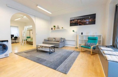 Modernisierte 3-Raum-Wohnung in Köln. Ähnlich Cityloft/Studio