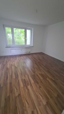 *Renovierte und gut aufgeteilte 3-Zi.–Wohnung im EG in Gladbeck-Rosenhügel/ Lützenkamp!*
