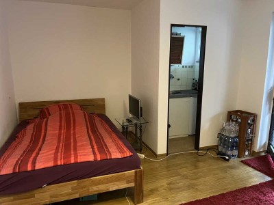 1-Raum-Wohnung mit Balkon und Küchenzeile in Ulm