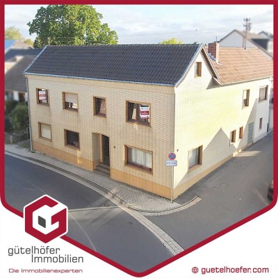Viel Platz gewünscht? Solides Einfamilienhaus mit Innenhof, Balkon, Wintergarten und Garage