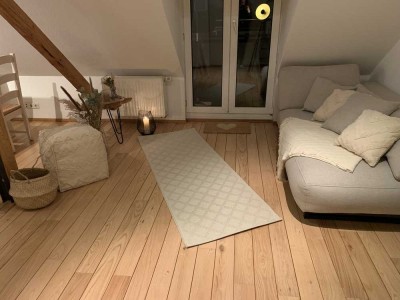 Exklusive 3-Raum-Maisonette-Wohnung mit Einbauküche in Düsseldorf