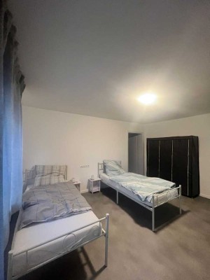 Möblierte und sanierte 5-Zimmer Wohnung in Niederkassel-Mondorf