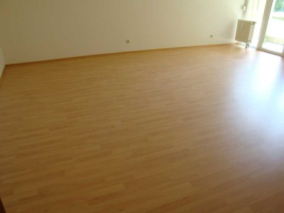 Angenehme Wohnlage in Bayreuth, 2-Zi.-Wohnung, Terrasse, Einbauküche, TG-Stellplatz, Wfl. ca. 65 m²