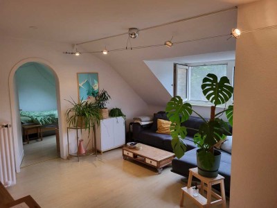 Zentral in Essen-Bredeney- helle 3-Zimmer-Dachgeschosswohnung ab 1.10.2025 zu vermieten